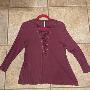 ALL LACED UP TOP MAUVE